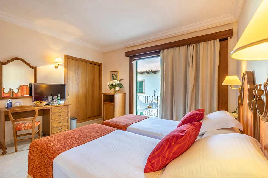 chambre standard avec balcon hotel miramar mallorca chambre standard avec balcon hotel miramar mallorca