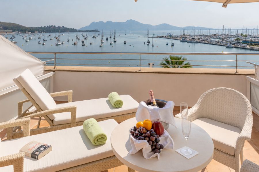 suite avec vue sur la mer et terrasse hotel miramar mallorca suite avec vue sur la mer et terrasse hotel miramar mallorca